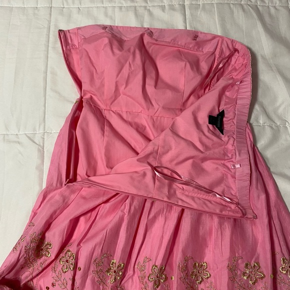 Express Strapless Barbie Pink Embroidered Dress Gold Accents Size 8 - Picture 13 of 13